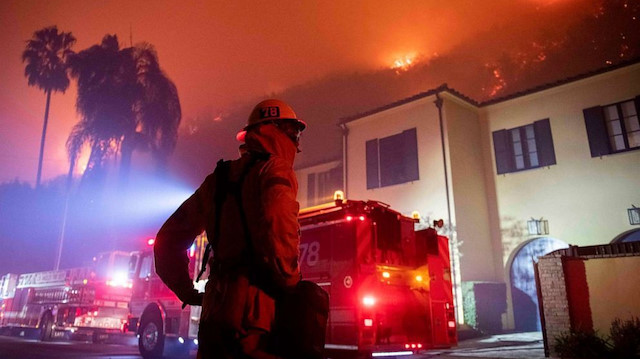 ABD'de yangın bu kez zengin muhitinde: LeBron James ve Arnold Schwarzenegger evlerini boşalttı