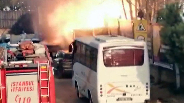 İstanbul Kadıköy'de lüks cip bomba gibi patladı