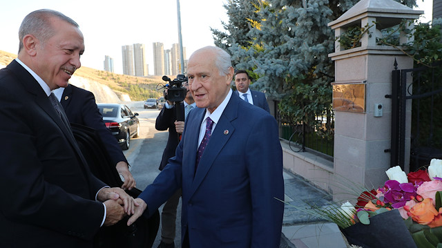 Cumhurbaşkanı Erdoğan MHP lideri Bahçeli'ye geçmiş olsun ziyareti