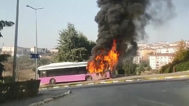 İstanbul haberleri: Küçükçekmece’de korkutan fabrika yangını!