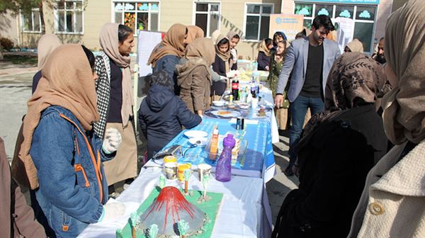 أفغانستان.. مدرسة تركية تنظم مهرجانا للعلوم والثقافة