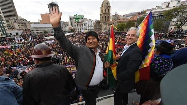 الرئيس البوليفي يدعو الشعب 'للدفاع عن الديمقراطية' ضد محاولة انقلاب
