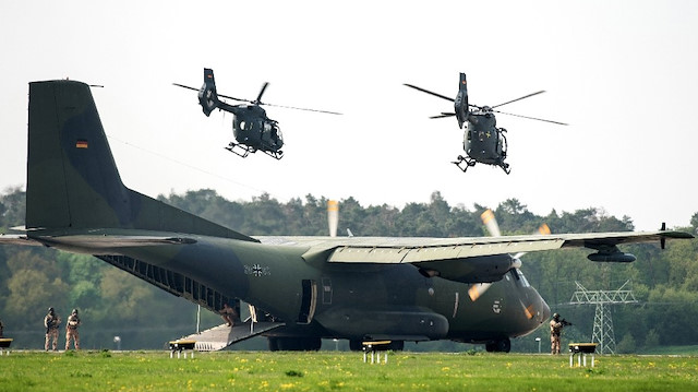 Alman ordusu dökülüyor: Helikopter ve tanklar görev yapamaz durumda