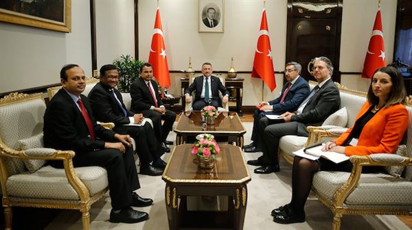 نائب أردوغان يلتقي وزير مالية بنغلاديش في أنقرة