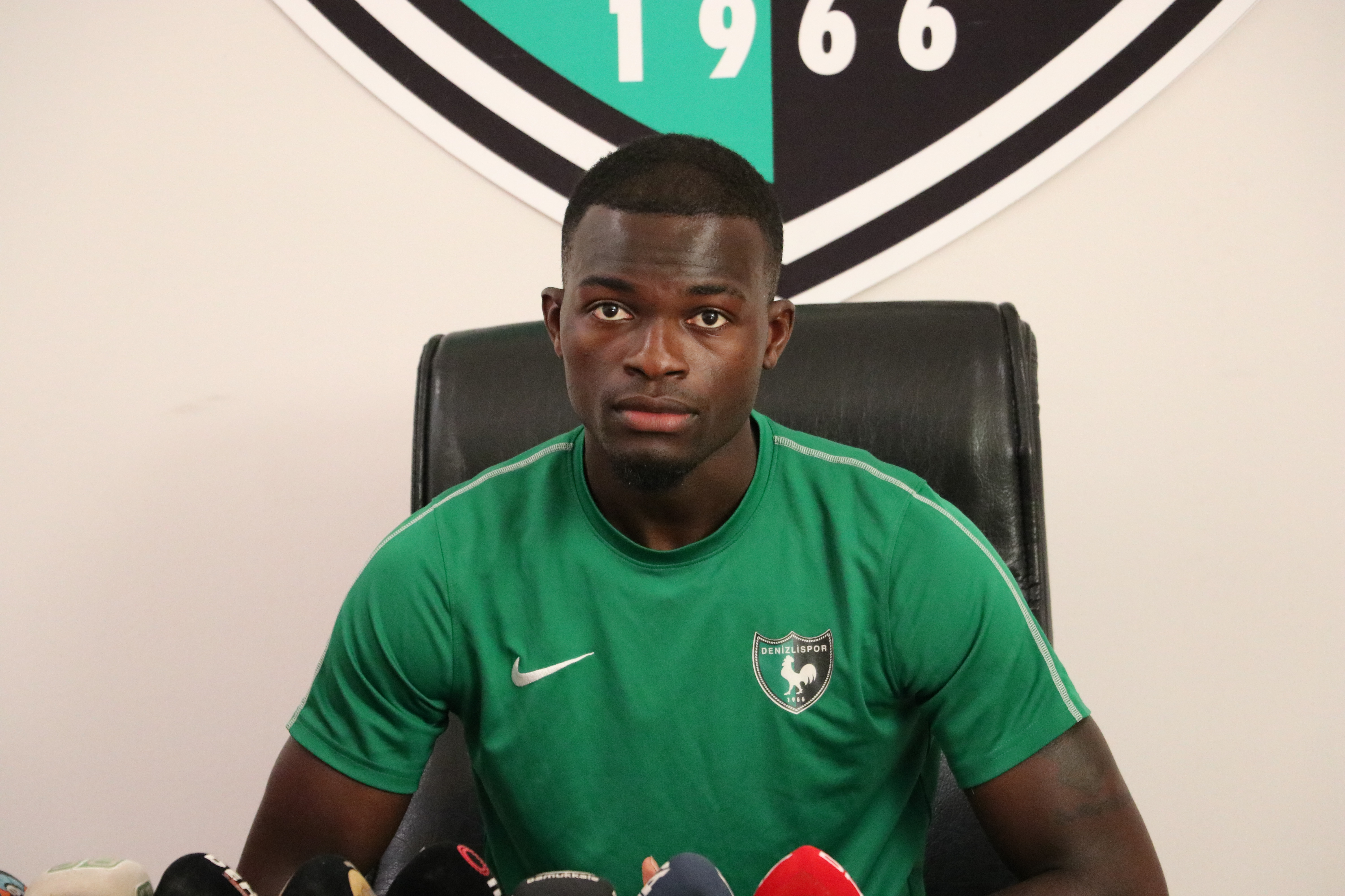 Isaac Sackey, yeşil-siyahlı formayla çıktığı 6 lig maçında skor üretemedi.