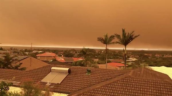 Australian bushfires intensify, residents told to leave