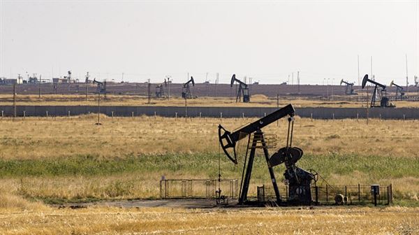 US keeps patrolling around Syrian oil fields