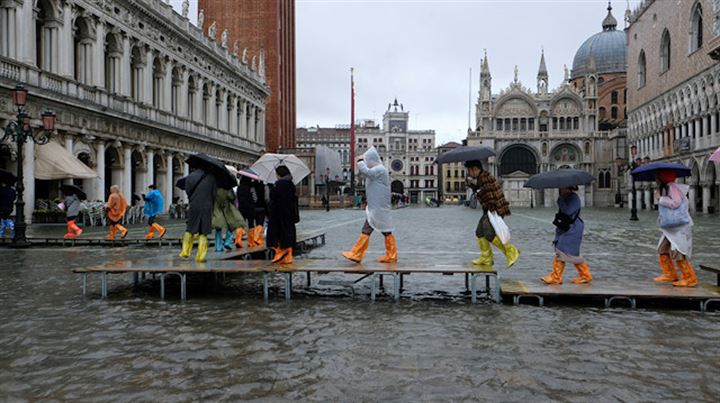 Venedik su altında: Son 53 yılın en yüksek gelgiti