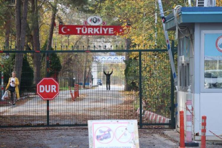 Türkiye sınır dışı etti Yunanistan kabul etmedi: DEAŞ'lı terörist…