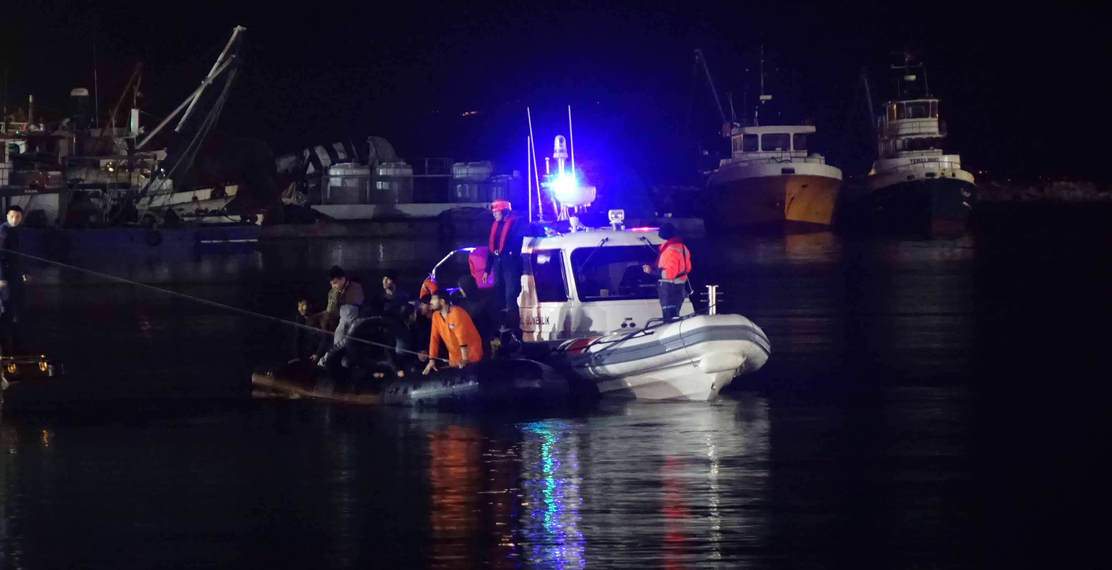 Çanakkale’den Yunanistan'ın Midilli Adası'na gitmek isteyen 146 kaçak…