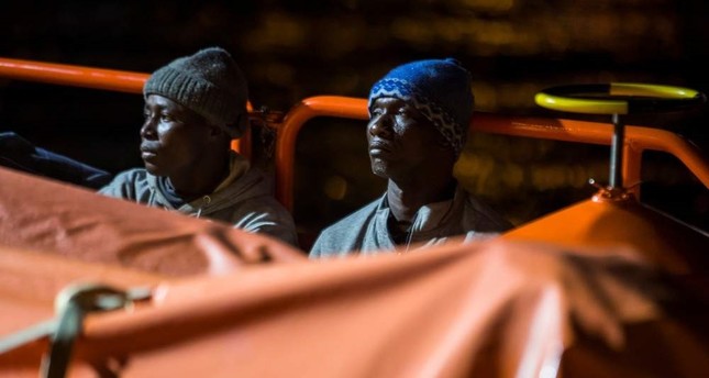 Spanish coast guard rescues 200 migrants on Christmas Day
