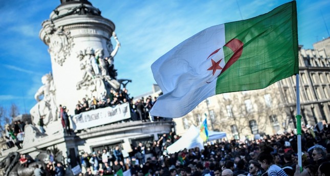 وزير جزائري يدعو البرلمان إلى فتح ملف تجريم الاستعمار الفرنسي