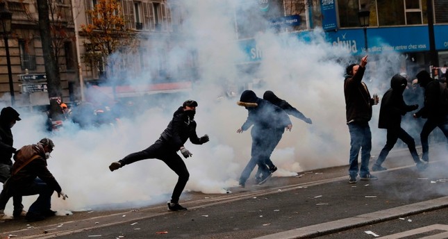 Turkey issues travel warning for France over protests