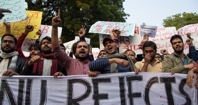 الشرطة الهندية تقتل شخصين من المشاركين بمظاهرات رافضة لـ”قانون المواطنة”
