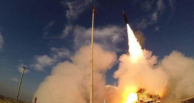 إسرائيل تجري تجربة على منظومة صاروخية باليستية