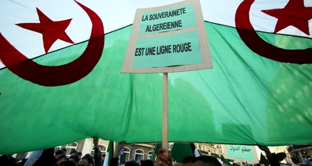 الجيش الجزائري: الانتخابات لارجعة فيها لاستكمال الثورة ضد الاستعمار