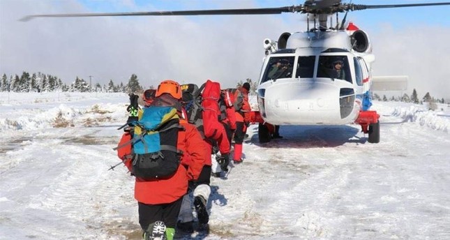 Missing hiker's hat, coat found in mountain search and rescue