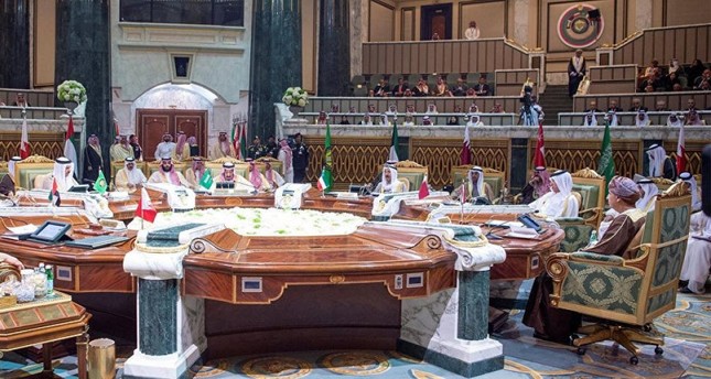 قطر تشارك في الاجتماع التحضيري للقمة الخليجية في الرياض