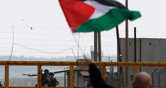 Palestinian prisoners launch hunger strike to protest Israeli violence
