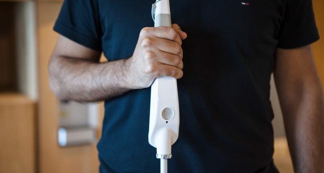 Turkish inventor helps the blind with high-tech walking cane