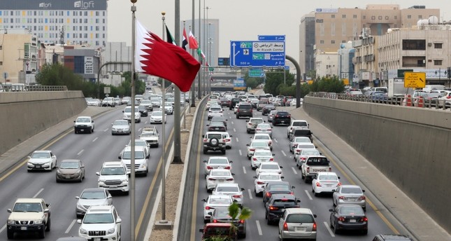 أمير قطر يغيب عن القمة الخليجية ويكلف رئيس الوزراء برئاسة الوفد