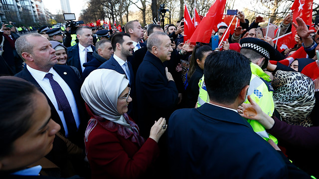 Cumhurbaşkanı Erdoğan, NATO Zirvesi için gittiği Londra'da yoğun ilgiyle karşılandı