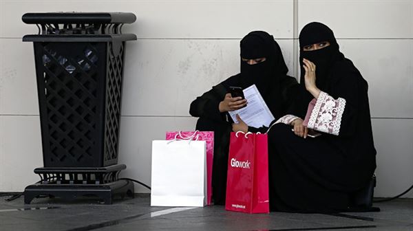 Saudi Arabia ends gender-segregated entrances for restaurants