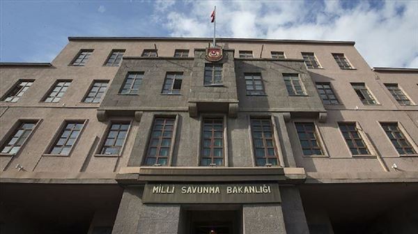 الدفاع التركية تدين منح جائزة نوبل لكاتب يدعم قتل الأبرياء