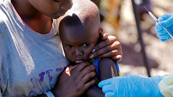 Ebola vaccine doses to be stockpiled for emergency outbreak use