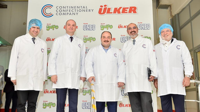 Bakan Varank Avrupa'nın en büyük özel markalı sakız üreticisi CCC'yi ziyaret etti