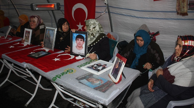 HDP önündeki ailelerin evlat nöbeti 91. gününde: PKK paçavrası Amerika'nın kuyu bekçiliğini yapıyor