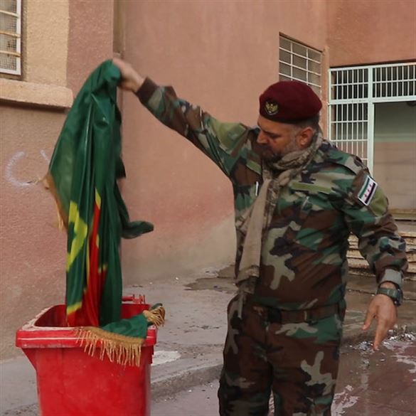 YPG/PKK Deyrizor'da sığınmacı kampını ateşe verdi