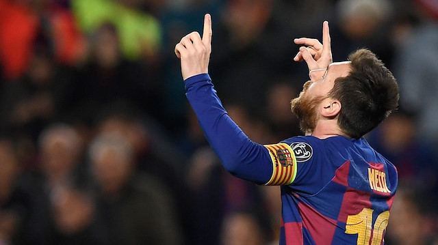 Messi'den tarihi hat-trick: Ronaldo'yu geride bıraktı
