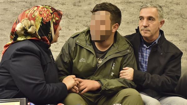 بعد 4 سنوات.. أسرة تركية تلتقي ابنها المختطف على يد 'بي كاكا' الإرهابية