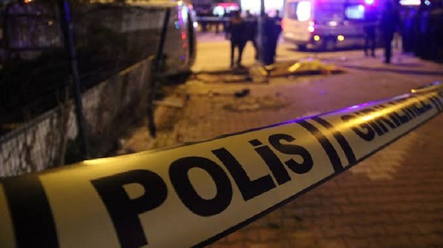 Adana'da silah sesi duyulan evde biri kadın iki ceset bulundu