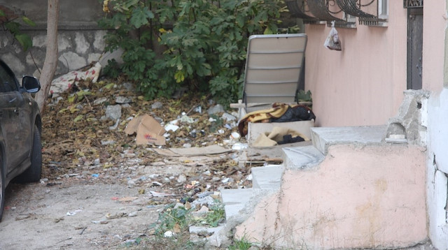 Avcılar'da evsiz adam uyuduğu baza içinde ölü bulundu